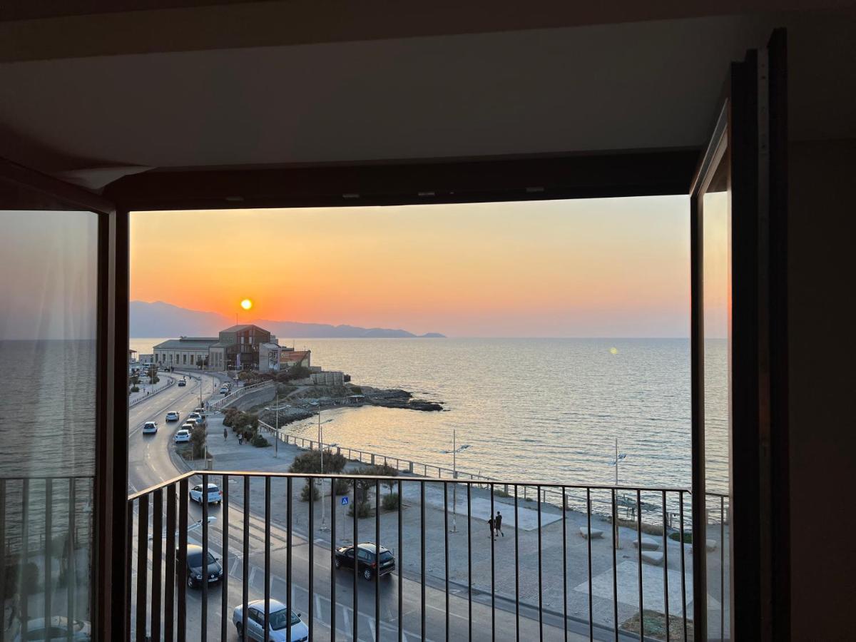 Vespera City Hotel 伊拉克利翁 外观 照片